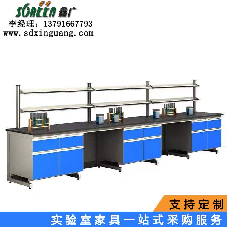 李經(jīng)理 帶電話.jpg